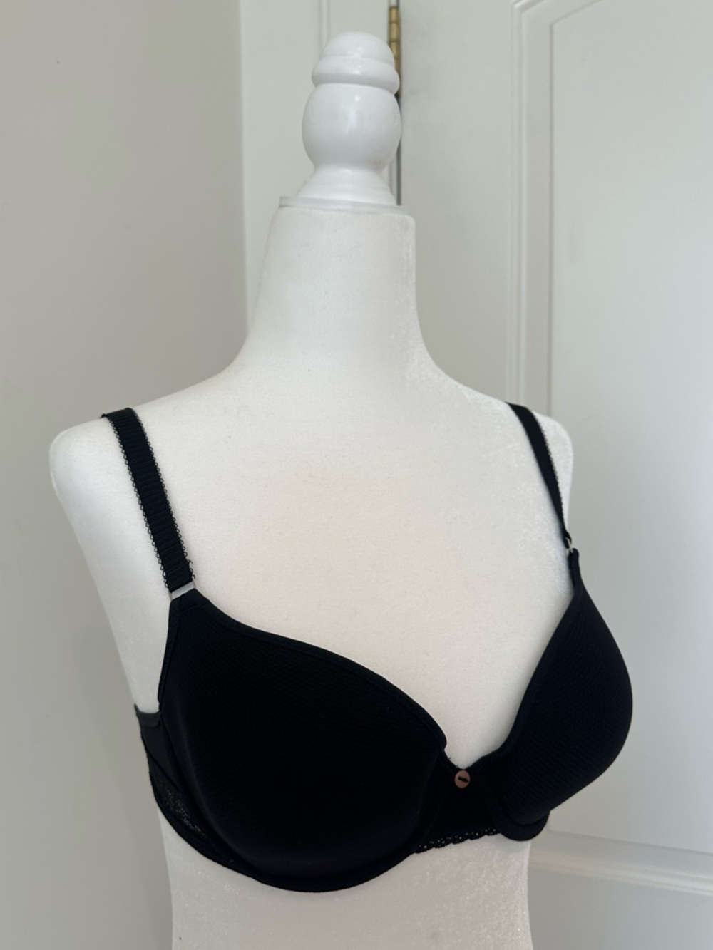 NWT Passionata Chantelle Lace Smooth Cup T-Shirt Black Bra 32C